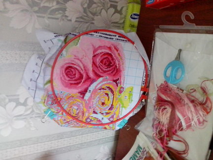 В процессе две вышивки «Букет роз», «Домик в деревне» №31966