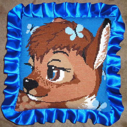 Как сделать подушку из вышивки? №63118