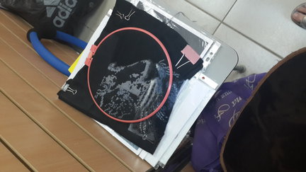 Белый тигр на черной канве №82761