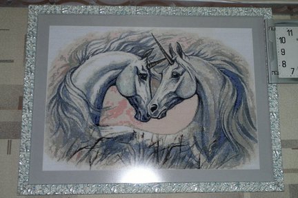 Процесс вышивки «Единороги» №96648