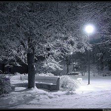 Зимняя ночь с освещением фонаря)