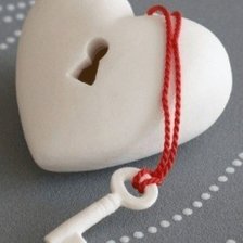Схема вышивки «ключик от сердца»