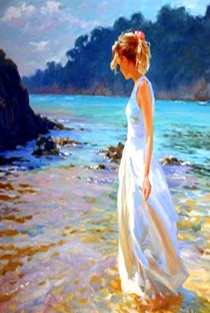 На берегу - море, девушка - оригинал