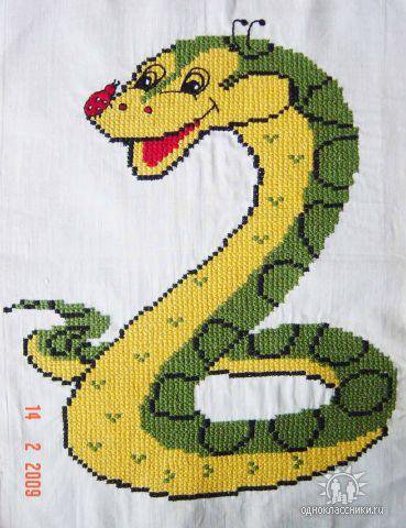 Змей с букашкой - символ года, змея - оригинал