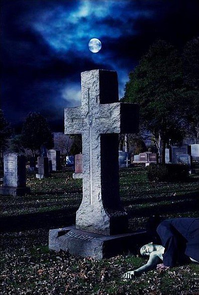 Ночь - кладбище, луна, вампир, ночь - оригинал