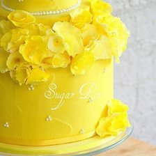 Торт с желтым кремом