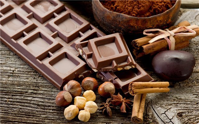 Шоколад с орешками - шоколад, сладости, натюрморт - оригинал