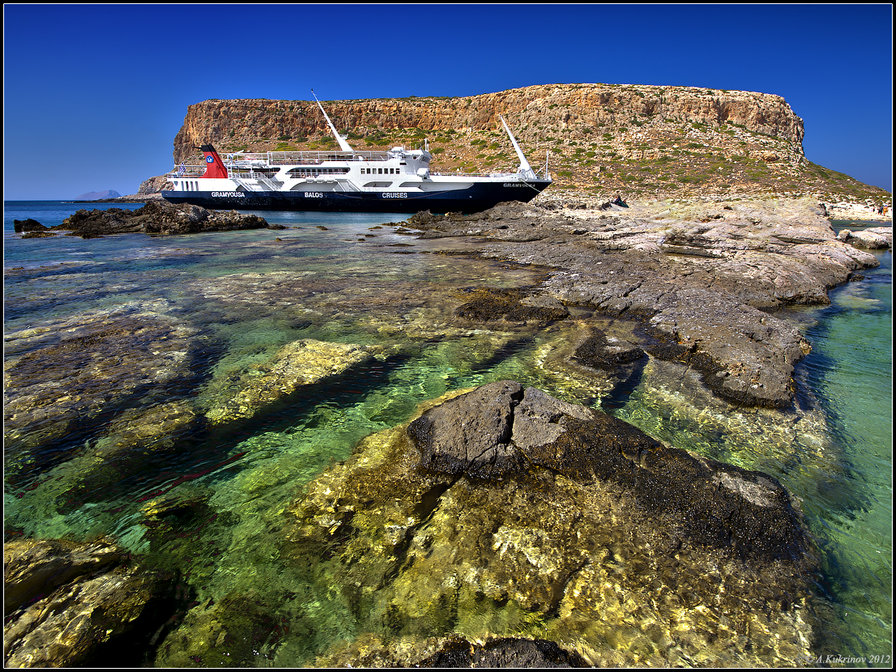 Волшебная бухта Balos.. - берег, корабль, вода - оригинал