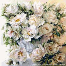 Схема вышивки «Белые пионы в белой вазе»