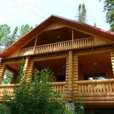 Домик из кедра в горах