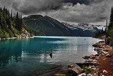 горное озеро