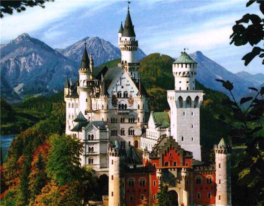 Замок Нойшванштайн - замки, дворцы, горы, замки мира, горный пейзаж - оригинал