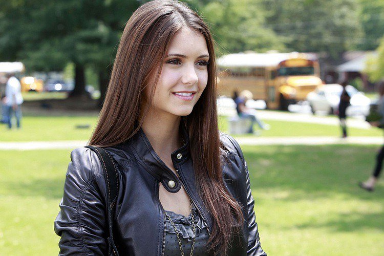 елена гилберт - дневники вампира - оригинал