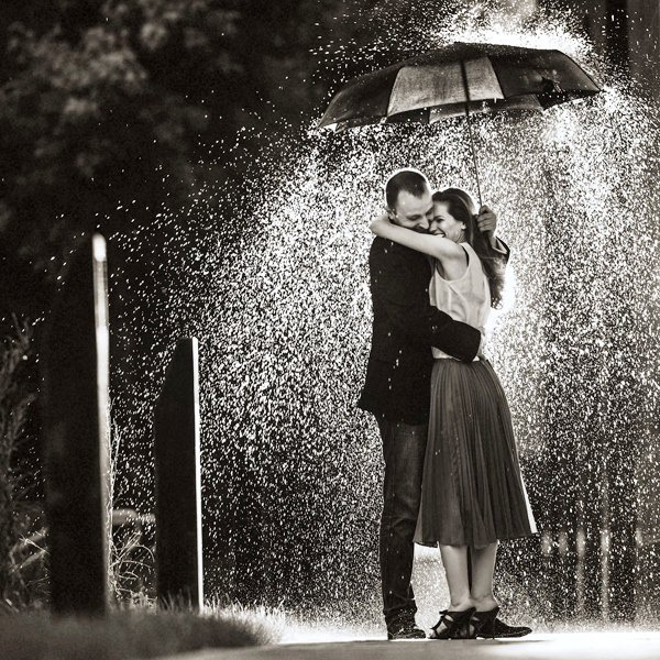 Свидание под дождём - женщина, дождь, пара, любовь, зонт, мужчина, свидание, двое - оригинал