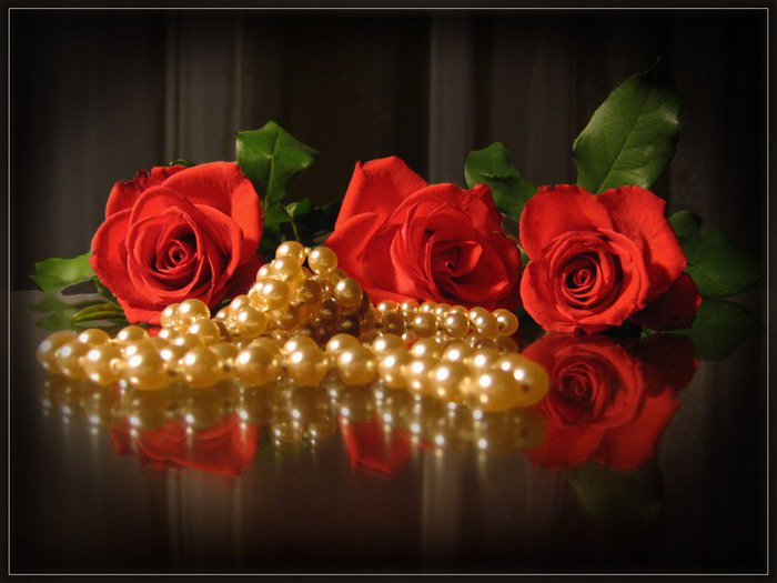 РОЗЫ - подарок, романтическая ночь, красные розы, романтика, жемчуг - оригинал