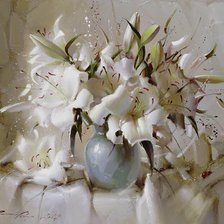 белые лилии в белой вазе