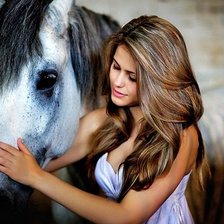 Схема вышивки «Девушка с конем»