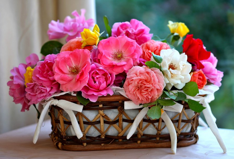 корзина с цветами - цветы, шиповник, розы, букет - оригинал