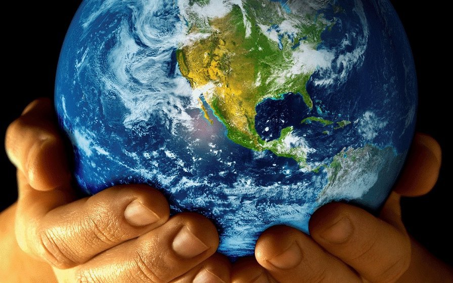 Земля в Наших Руках - люди, картина, космос, руки, земля, планета - оригинал