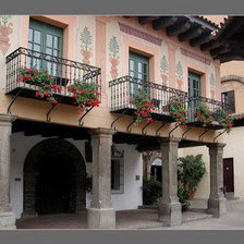 Схема вышивки «балкон с цветами»