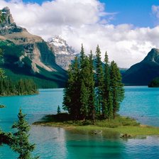 Горное озеро в Канаде
