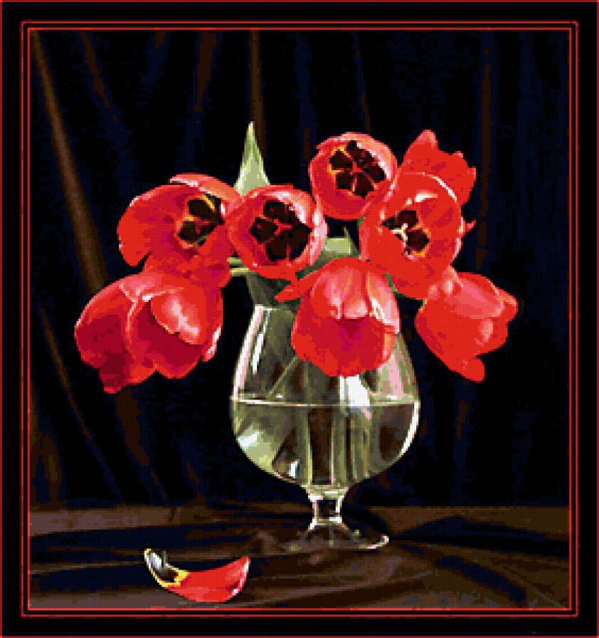 Розы и тюльпаны в одной вазе. Красные цветы в стеклянной вазе. Букет цветов на темном фоне. Тюльпаны в стеклянной вазе. Красные тюльпаны в вазе.