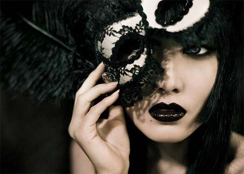 монохром дама в черном - оригинал