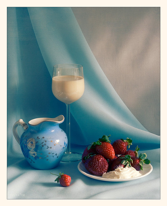 клубника со сливками - картина натюрморт калубника бокал - оригинал