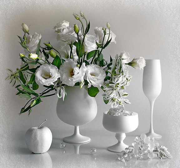 в белом цвете - бокал, виноград, цветы, букет, ваза - оригинал