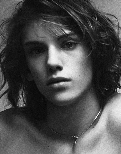 Джейми Кэмпбелл Бауэр - оригинал