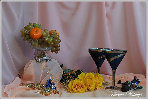 №360523 - фрукты, цветы, натюрморт, букет, розы, вино - оригинал