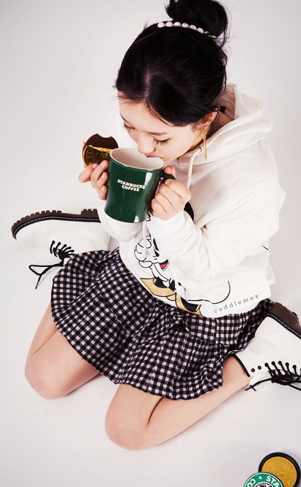 девушка пьёт чай - нежно, девушка, чай - оригинал