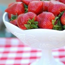 Схема вышивки «клубника»