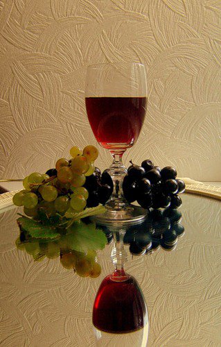 №385665 - фрукты, вино, отражение, натюрморт - оригинал