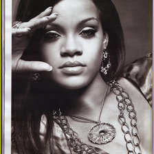 Оригинал схемы вышивки «Rihanna» (№395046)