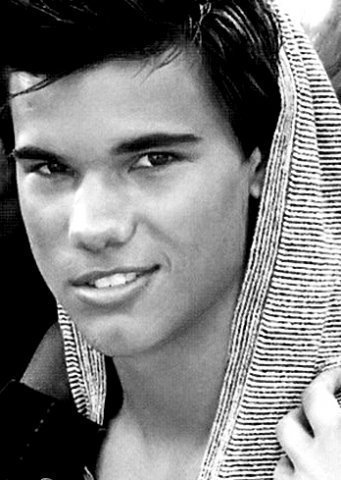 Тейлор Лотнер - знаменитости, сумерки - оригинал