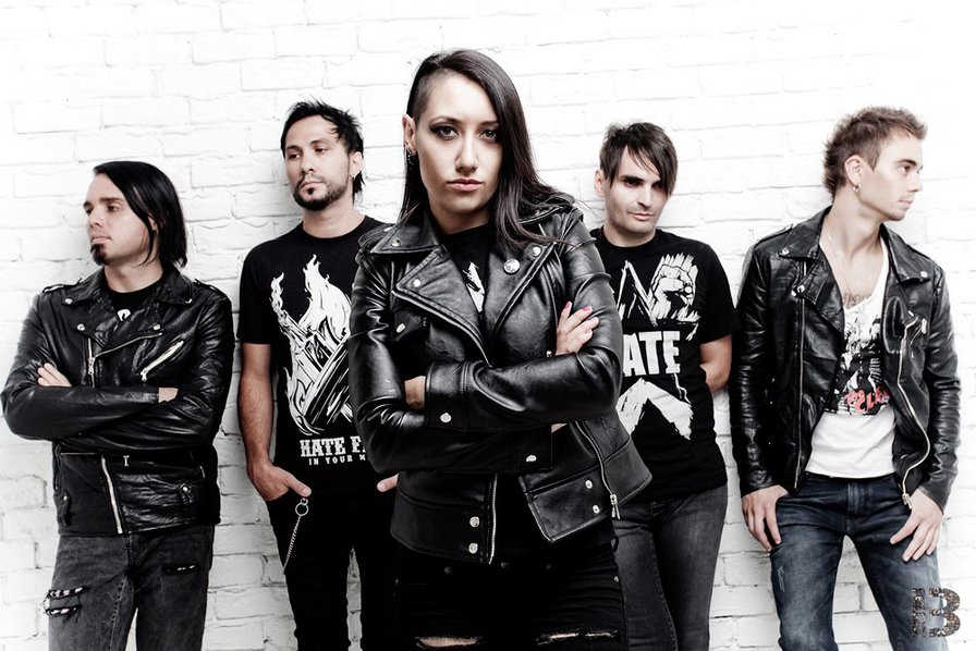 №409308 - louna - оригинал