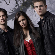 Деймон,Стефан,Елена