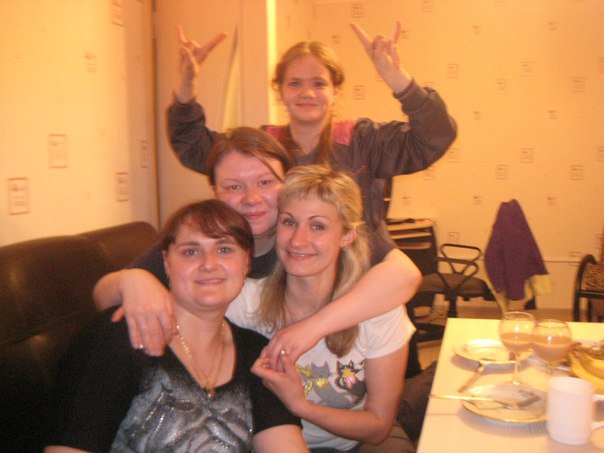 Я мама и подруги!!! - мама, тет.настя, я, тет.настя. - оригинал