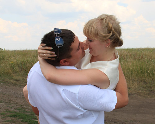 на руках - оригинал