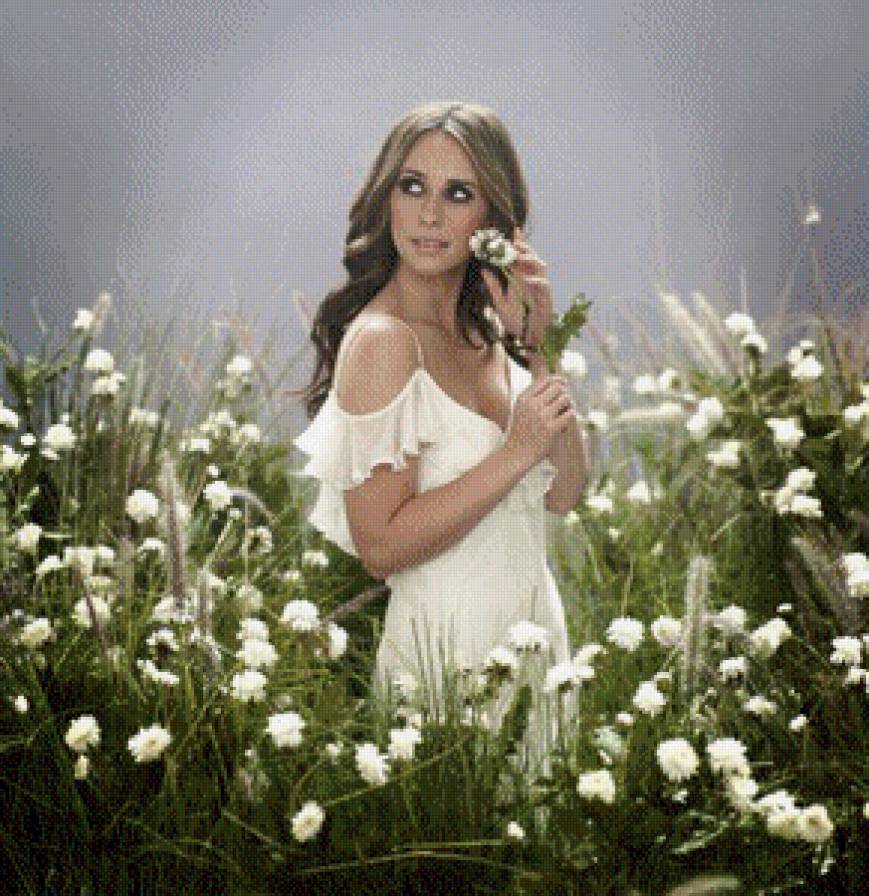 Говорящая с призраками - сериал, девушки, цветы - предпросмотр