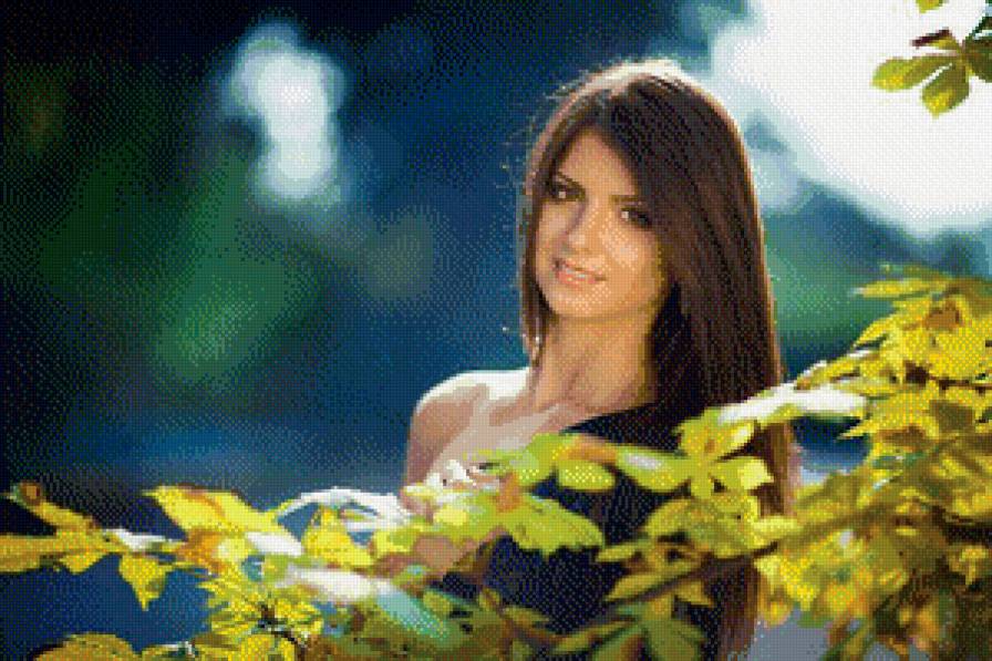 Фото - девушка шатенка в синем платье - предпросмотр