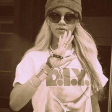 Схема вышивки «Rihanna»