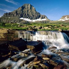 Водопад в горах