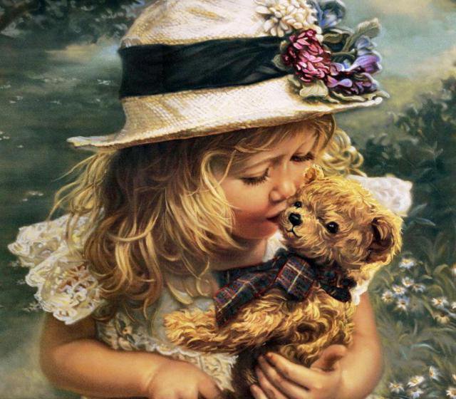 девочка - девочка, мишка - оригинал