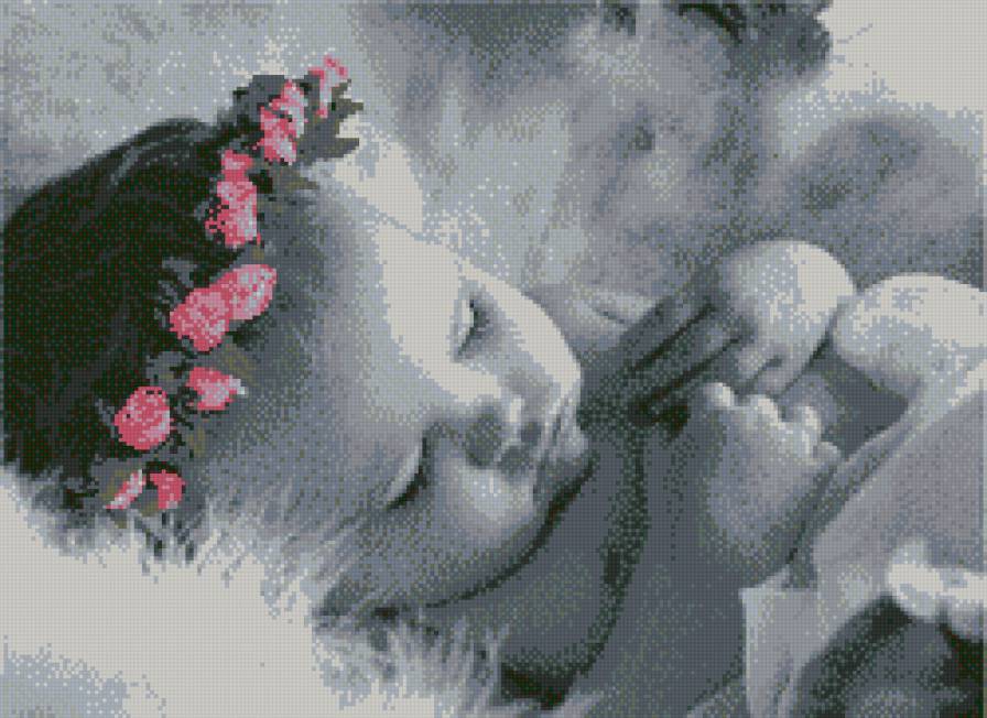 Малышка с венком - предпросмотр