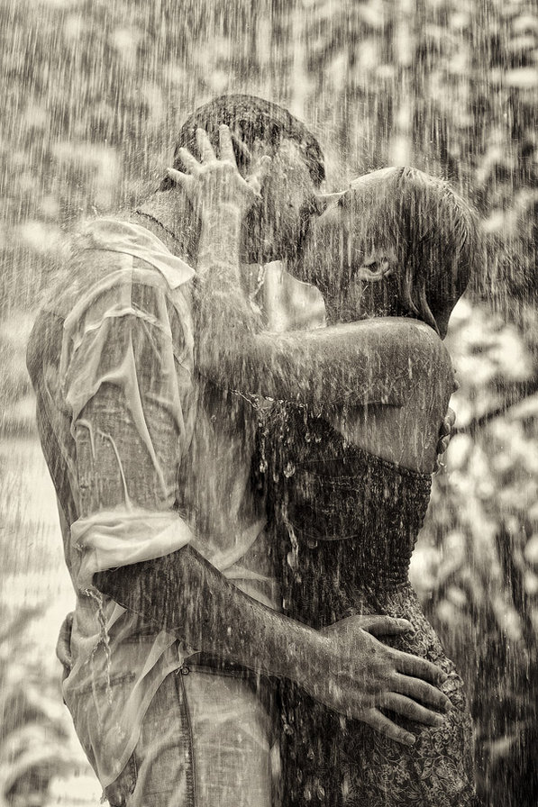 двое под дождем - дождь, романтика, пара, двое, любовь - оригинал