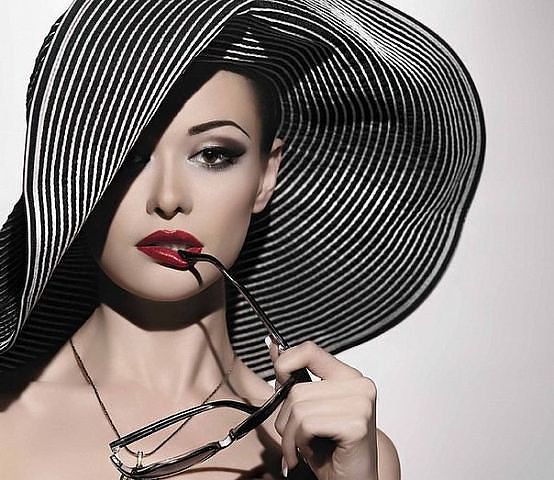 Дама в шляпе - оригинал