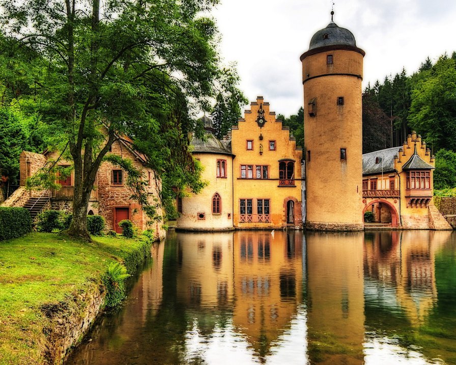 Замок у воды - оригинал