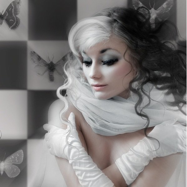 монохром - монохром, девушка - оригинал